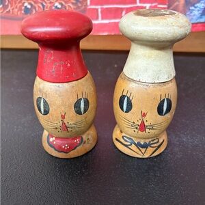 Vintage Cat Salt and Pepper Shakers